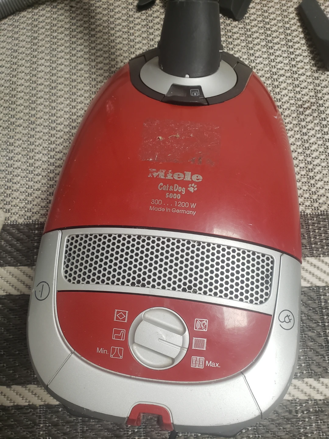 Miele Cat & Dog 5000 Vacuum Cleaner with Accessories