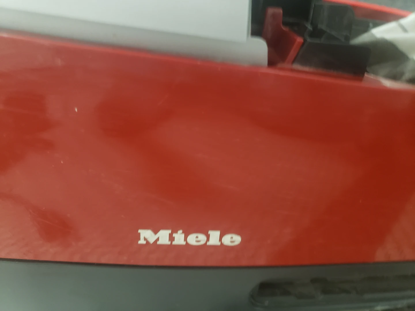 Miele Cat & Dog 5000 Vacuum Cleaner with Accessories - photo 5