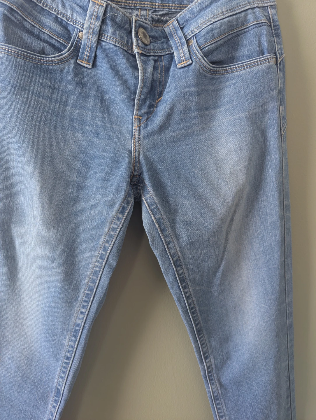 Levi's Classic Low Rise Skinny Jeans Size 27 Inseam 29 - photo 3