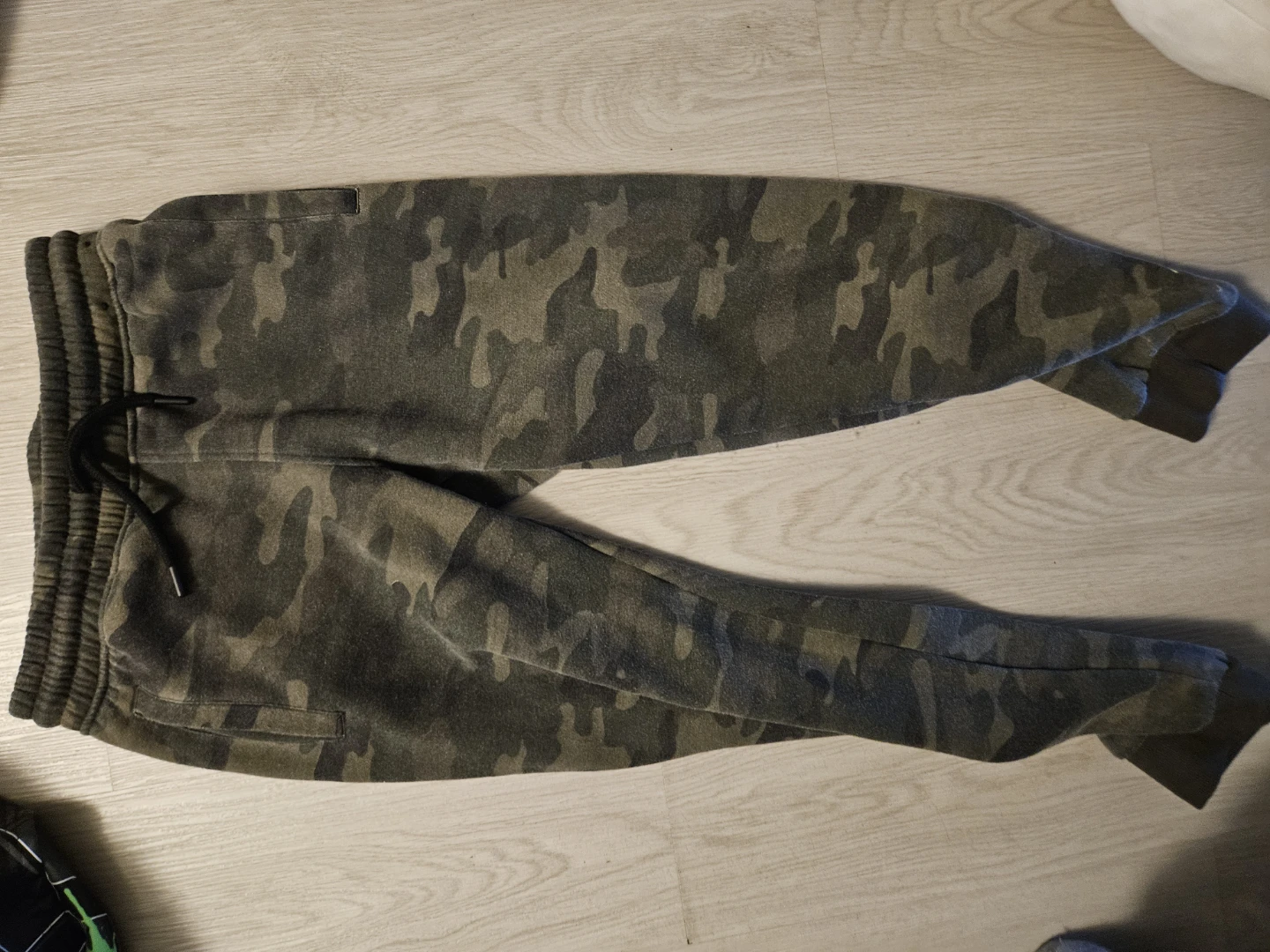 Kids Camouflage Sweatpants and Hoodie Set - photo 2