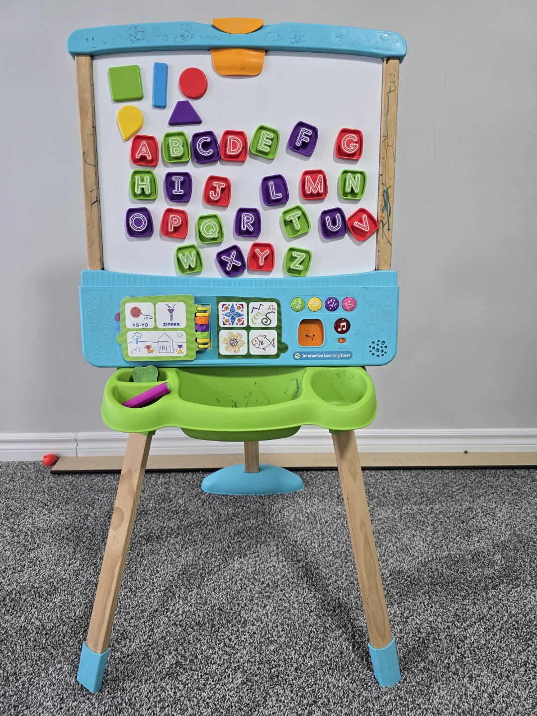Interactive Learning Easel with Magnetic Letters