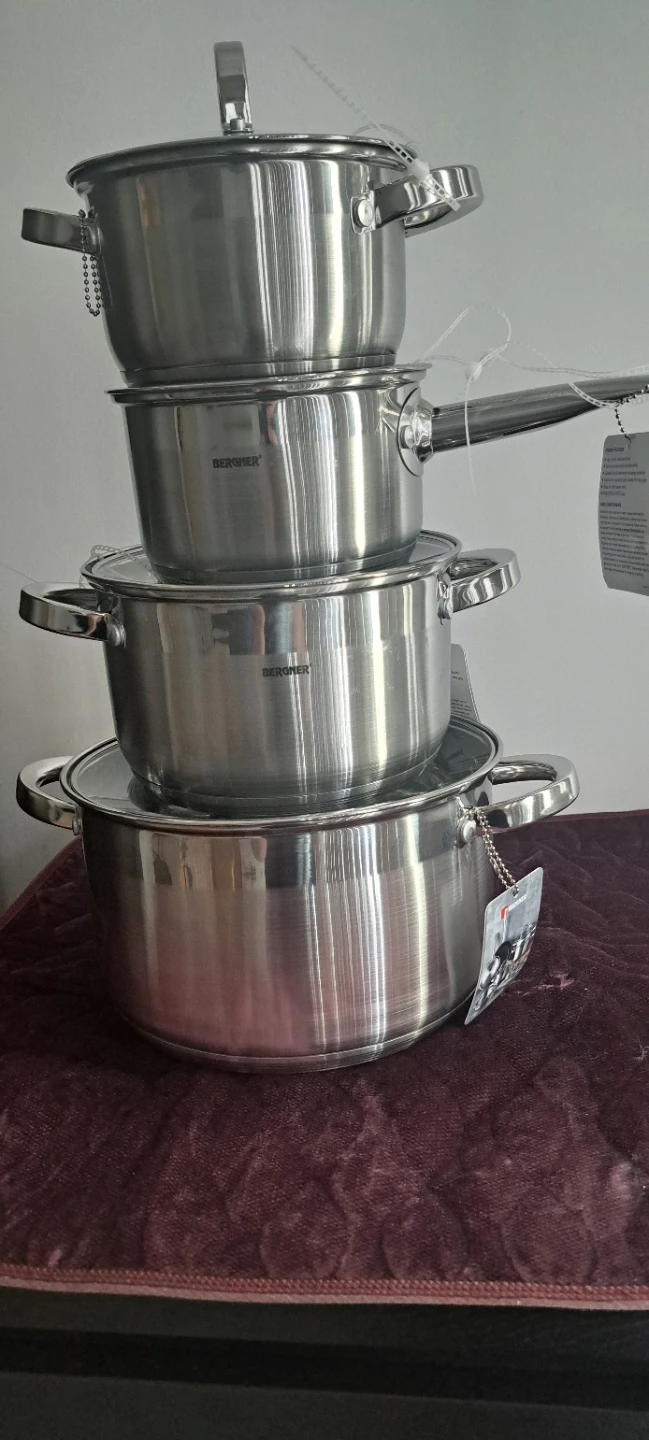 NEW STAINLESS STEEL COOKING SET
