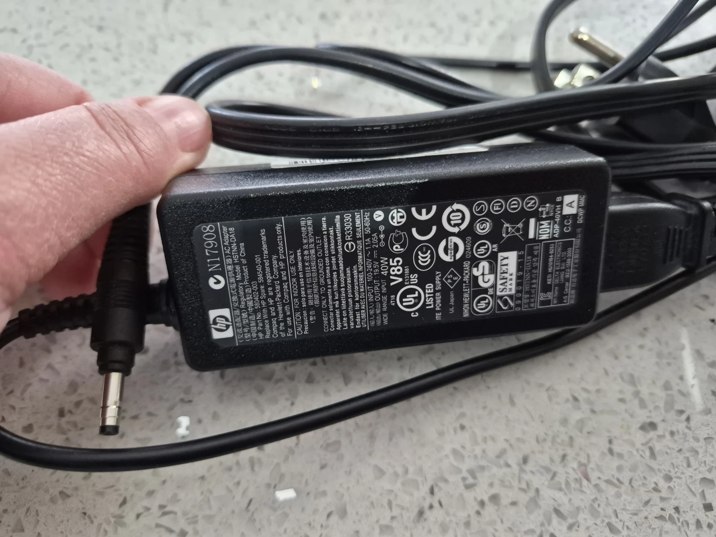HP 40W AC Adapter Power Supply for laptop - photo 2