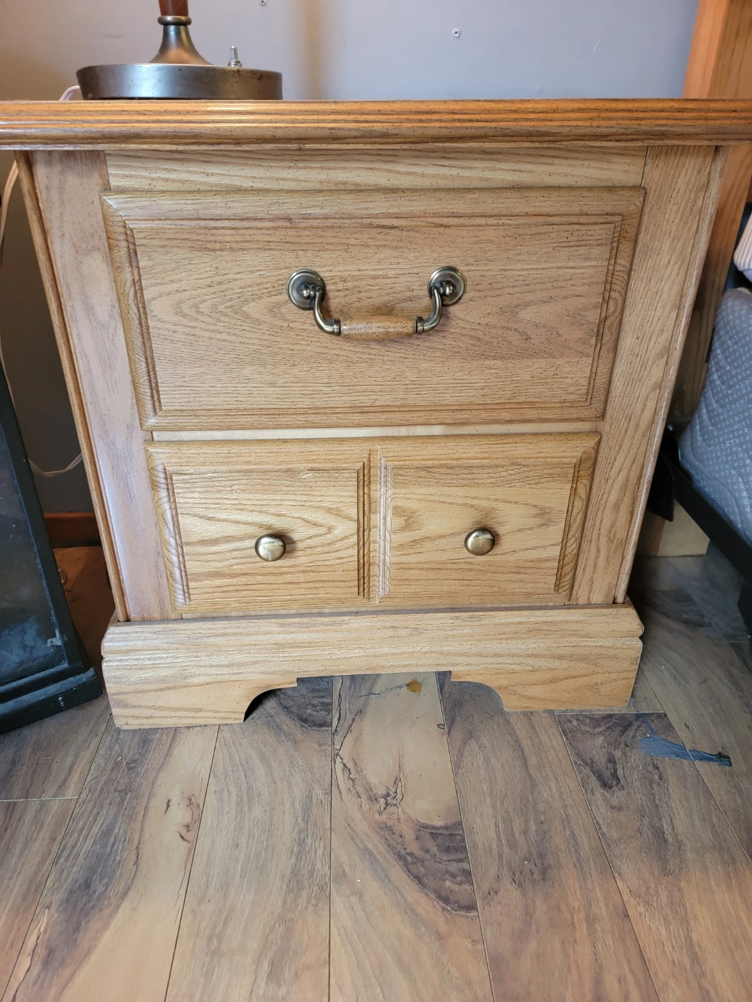 Wooden (Queen) Bedroom Set - Dresser, Nightstand, Bed Frame - photo 3