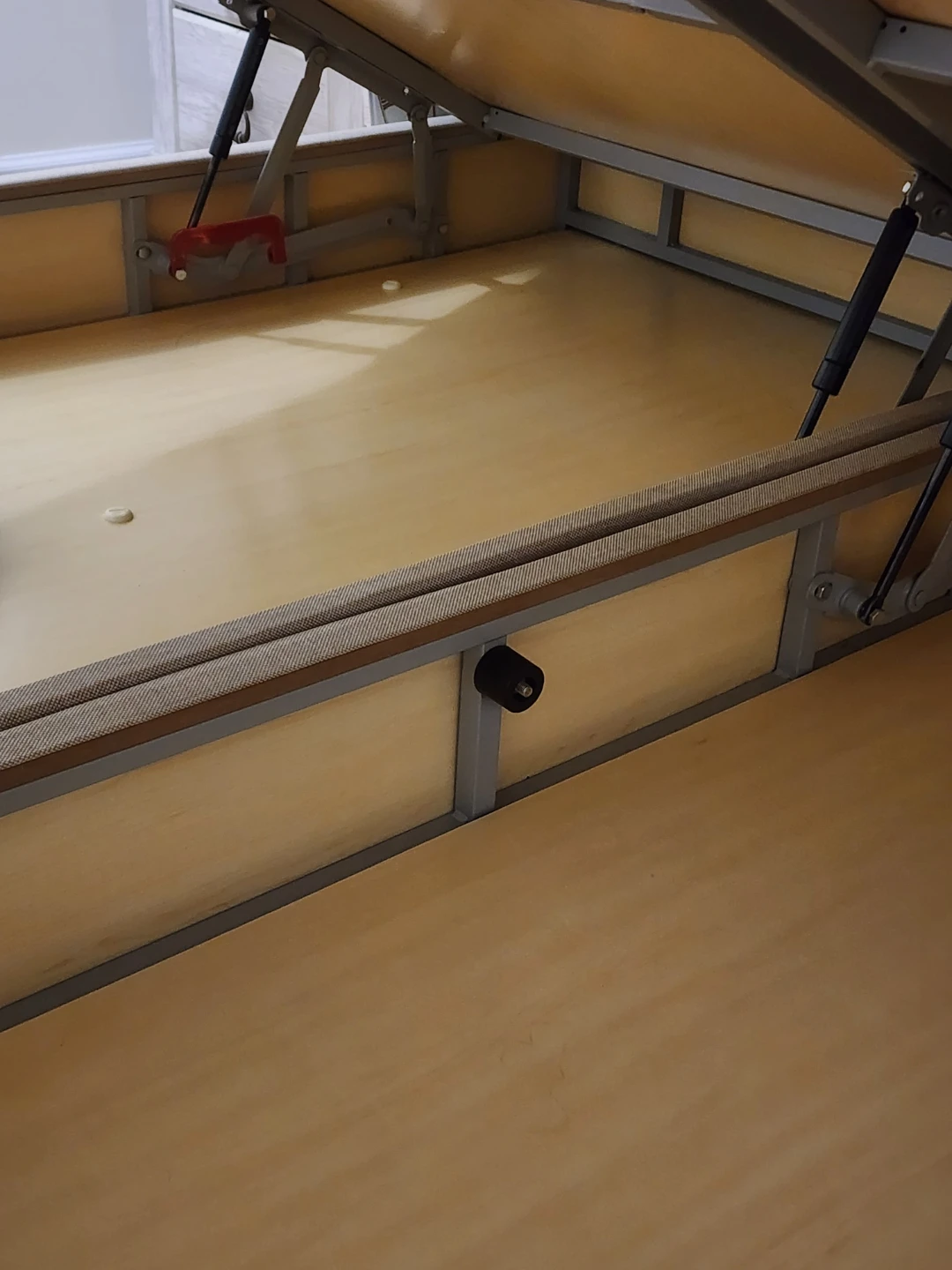 Istikbal King Size Lift Up Storage Bed Frame - photo 3