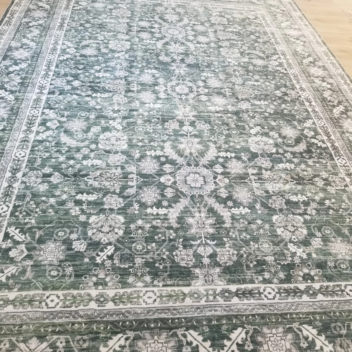 Green Persian Style Area Rug - photo 2