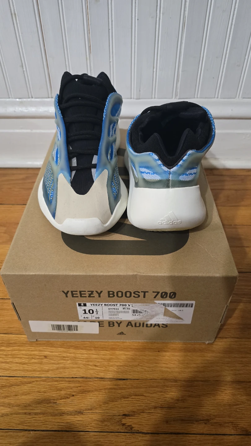 Adidas Yeezy Boost 700 V2 "Tephra" Size 10.5 - photo 3