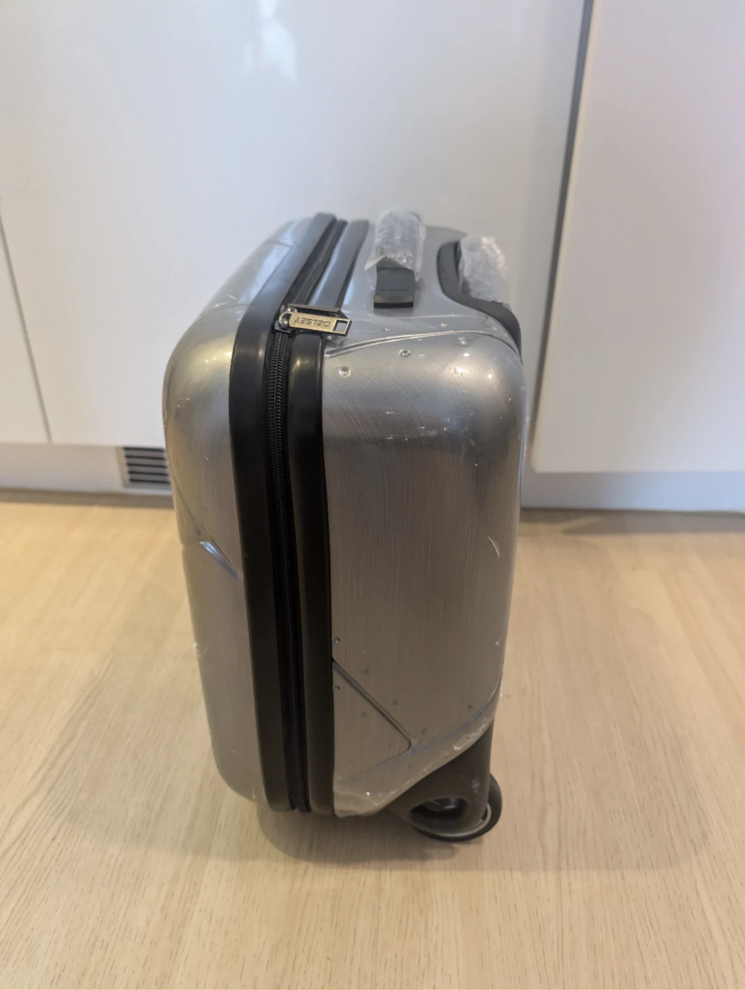 Small Delsey Carry-On Luggage - photo 2