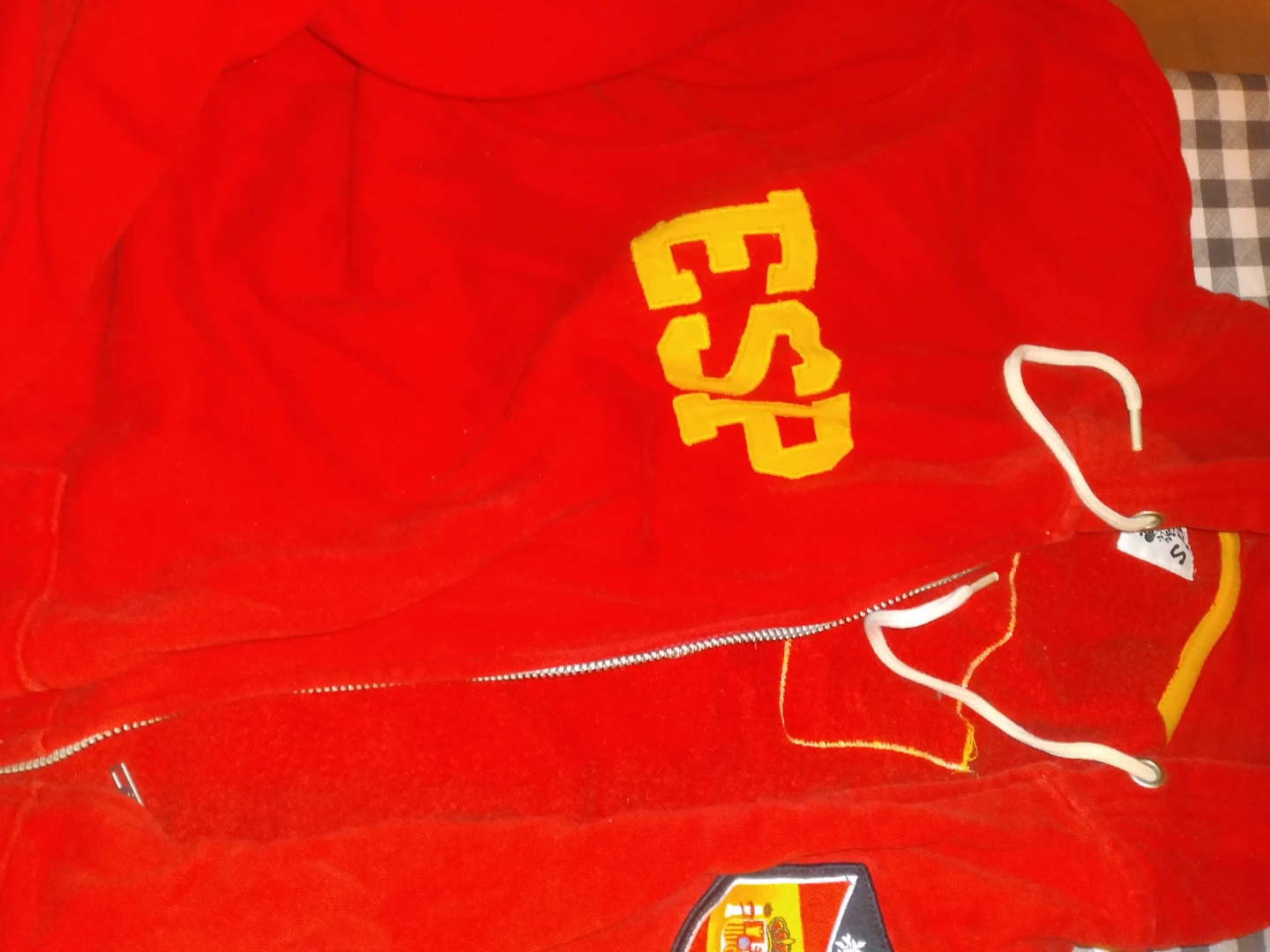 Roots Red Spain Zip-Up Hoodie - Size Medium