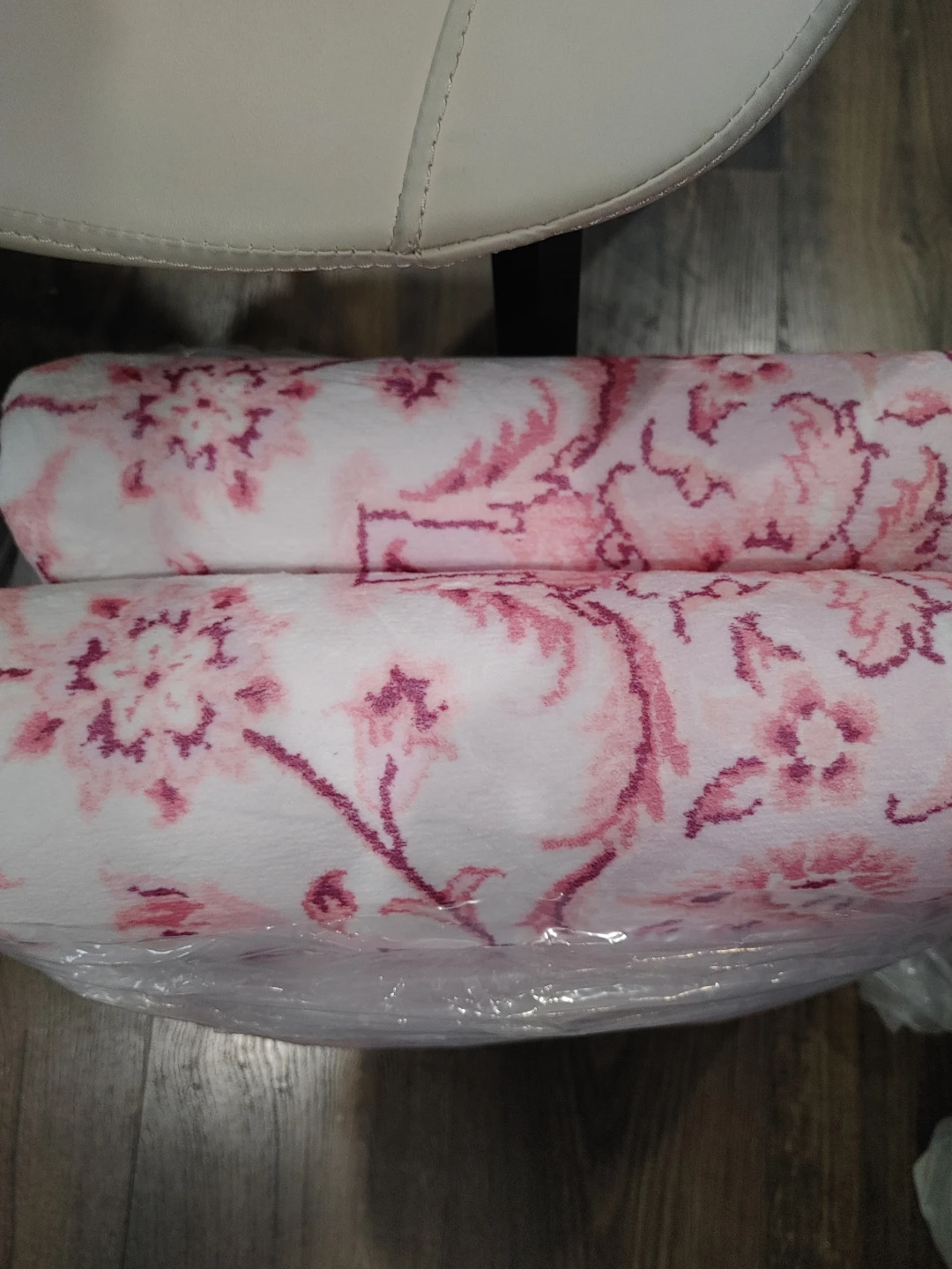 🧡BRAND NEW LARGE 6 FEET X 9 FEET MACHINE WASHABLE PINK RUG. - photo 3