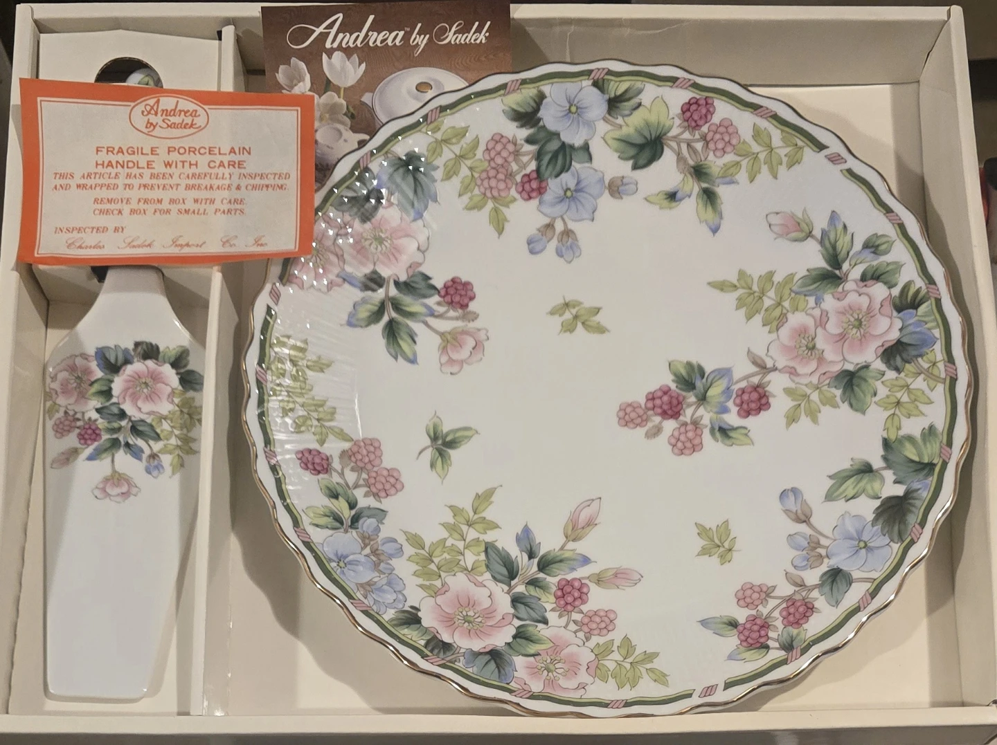 Andrea by Sadek Flowers & Berries Cake Server and Plate Set