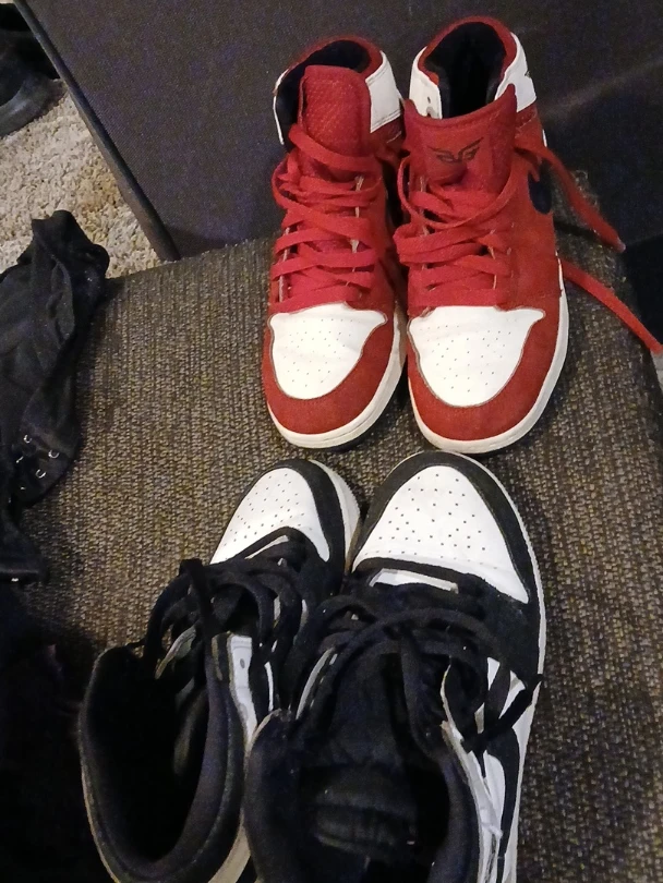 Air Jordan 1 Mid SE Shoes - photo 2