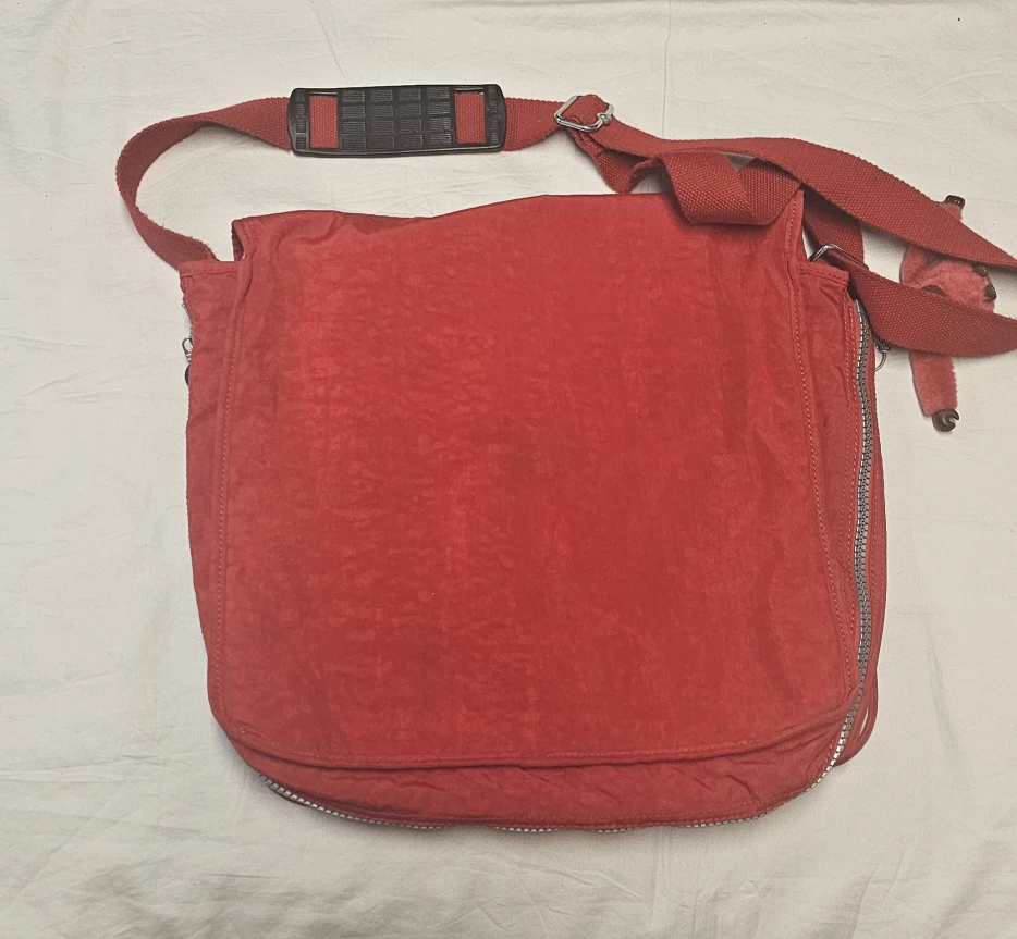 Kipling Messenger Bag with Monkey Chain red - photo 2