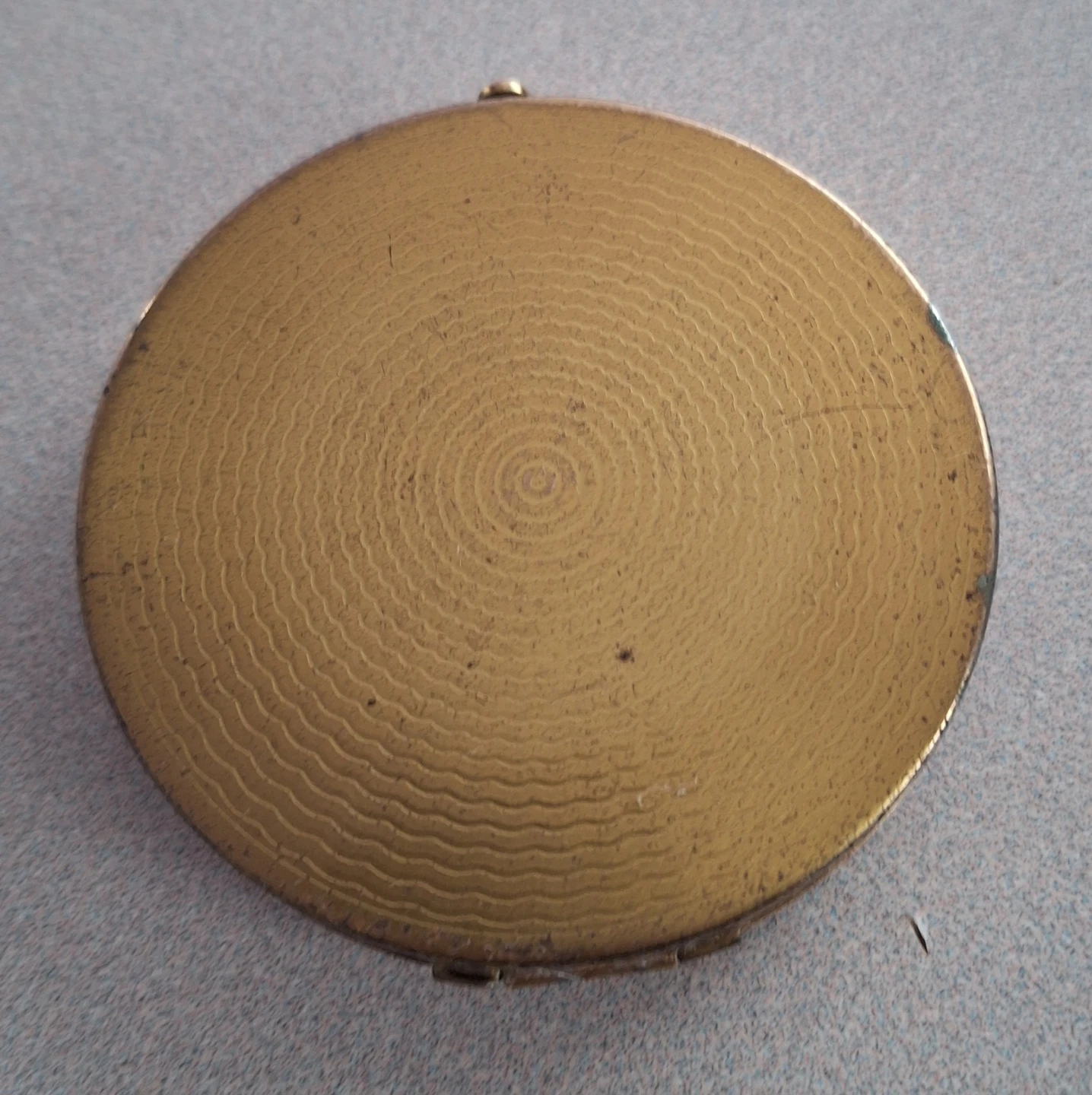 Vintage Powder Compact with Floral Design - photo 3