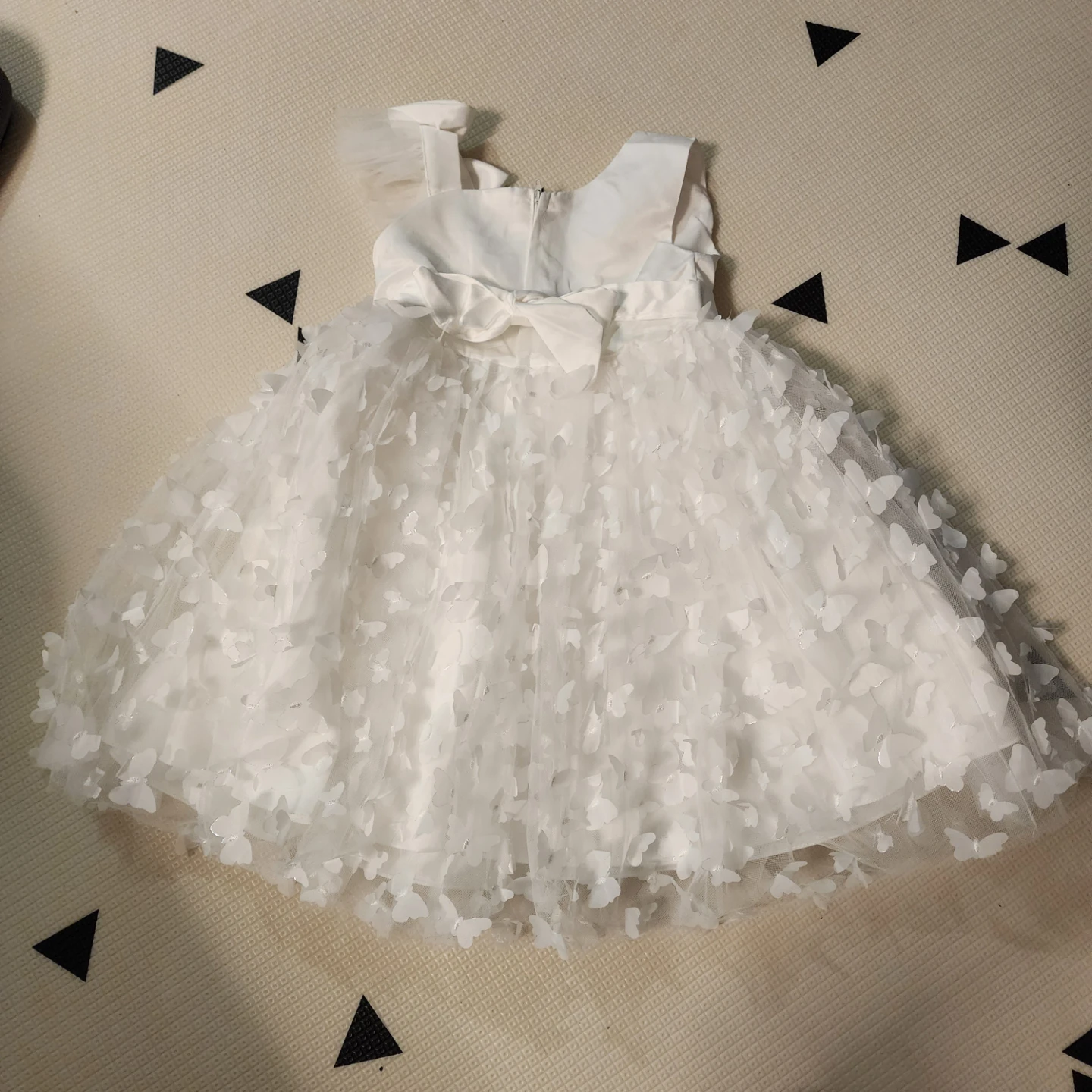 White Toddler Dress with Butterfly Appliqués - Size 120 fits 3T - photo 2