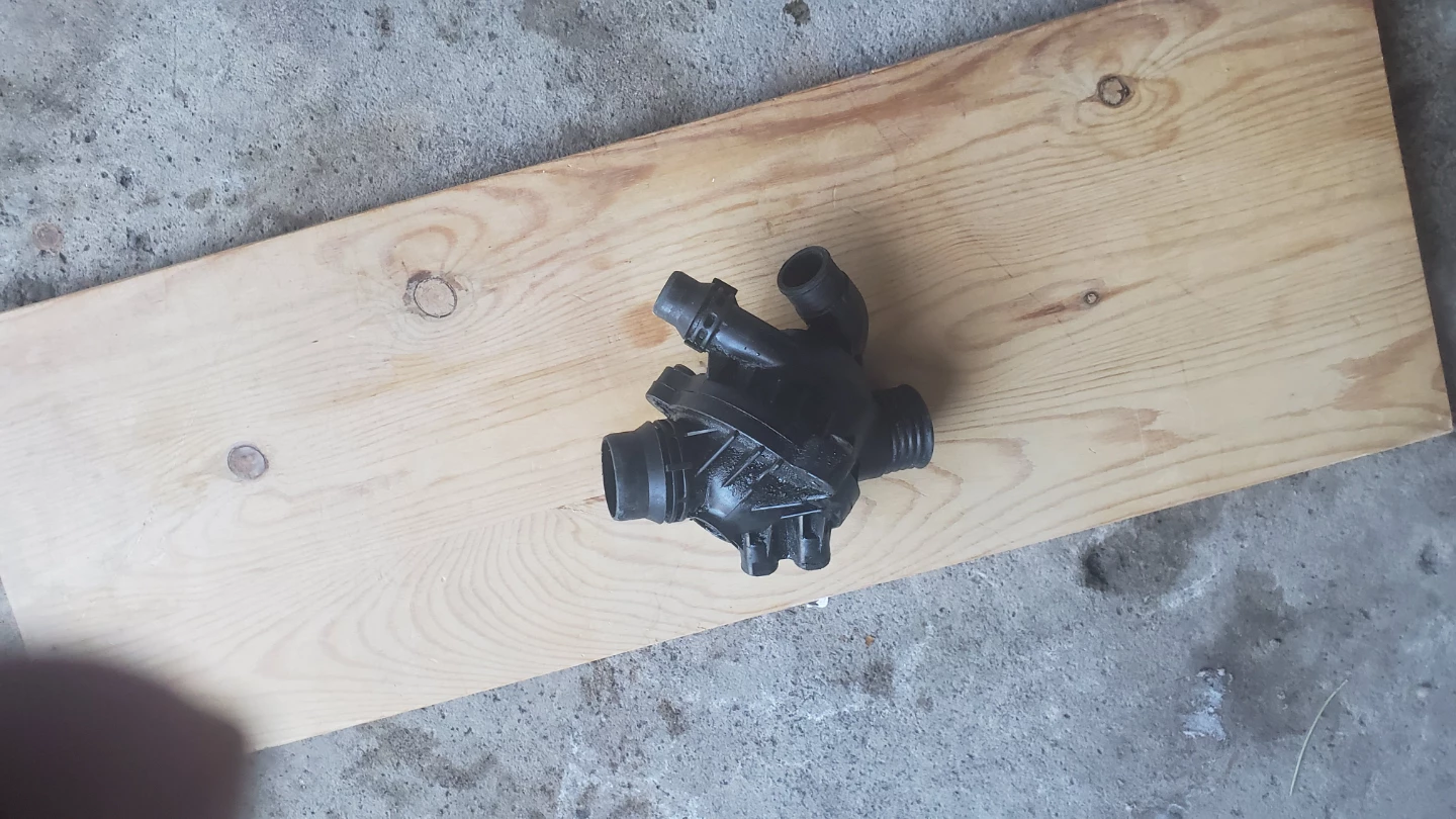 Water Pump and thermostat - photo 2