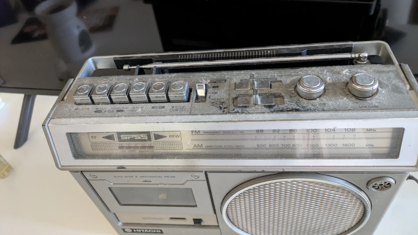 Hitachi Cassette Radio Boombox - photo 3