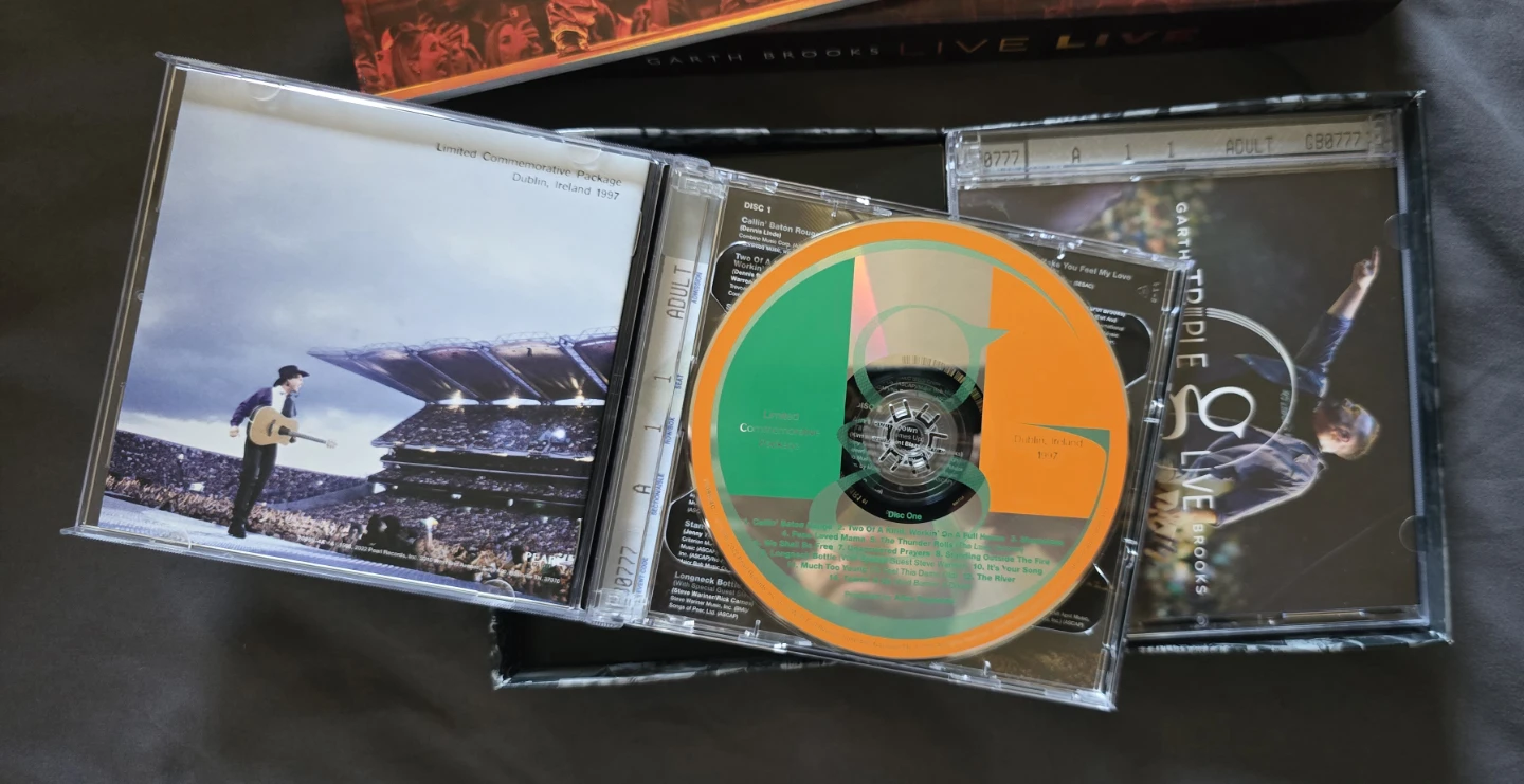 Garth Brooks Live 5-Disc Set - photo 5
