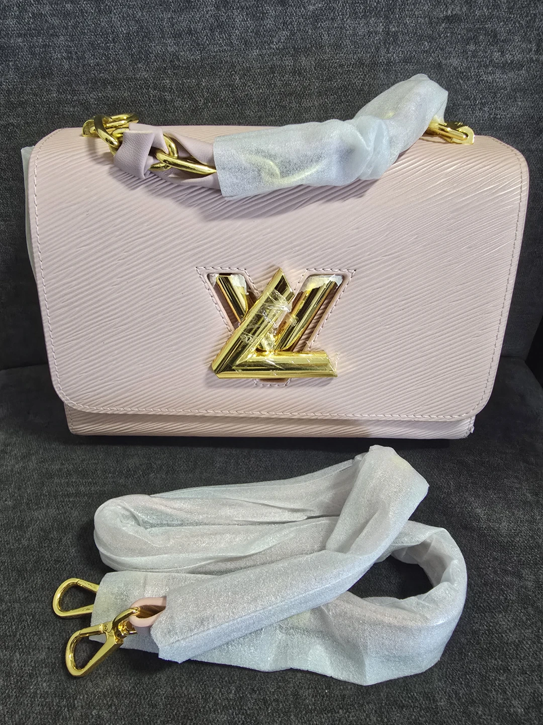 Pink Shoulder Bag with Gold Chain Accent