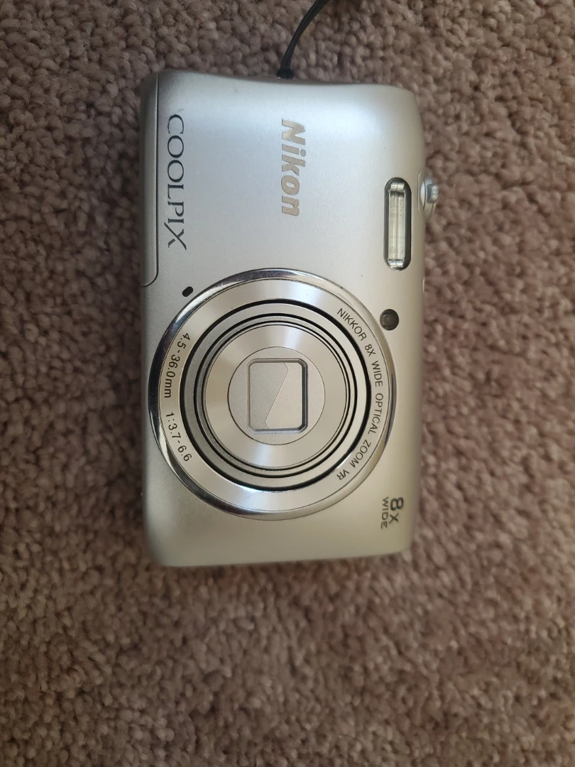 Nikon COOLPIX S3600 Digital Camera - Silver - photo 4