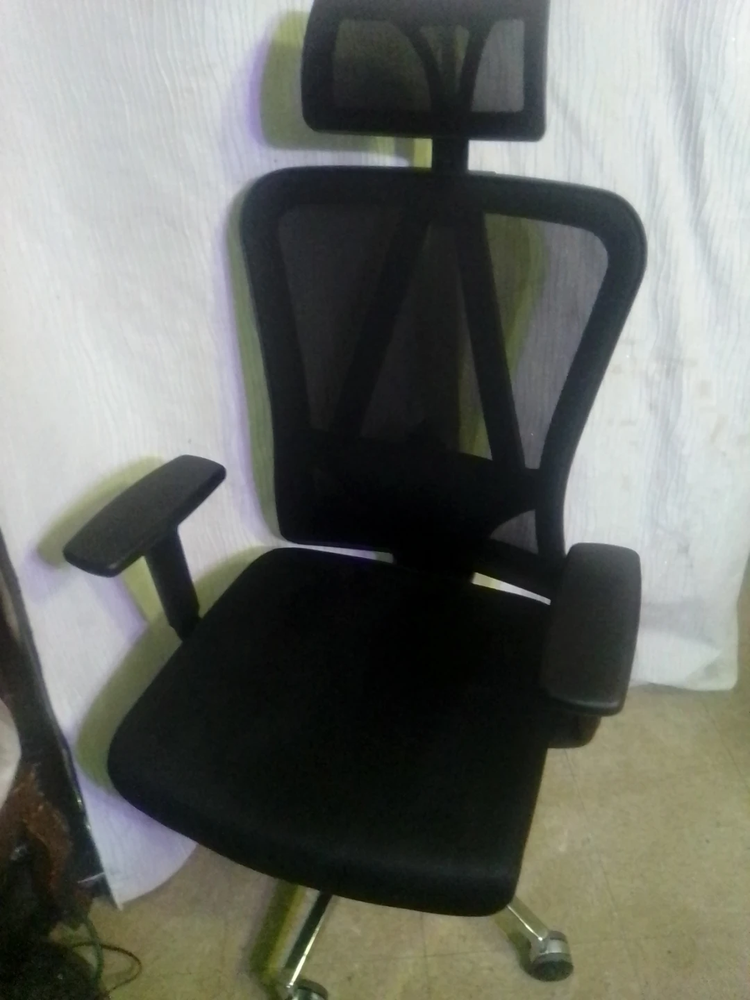Black Mesh Office Chair with Headrest