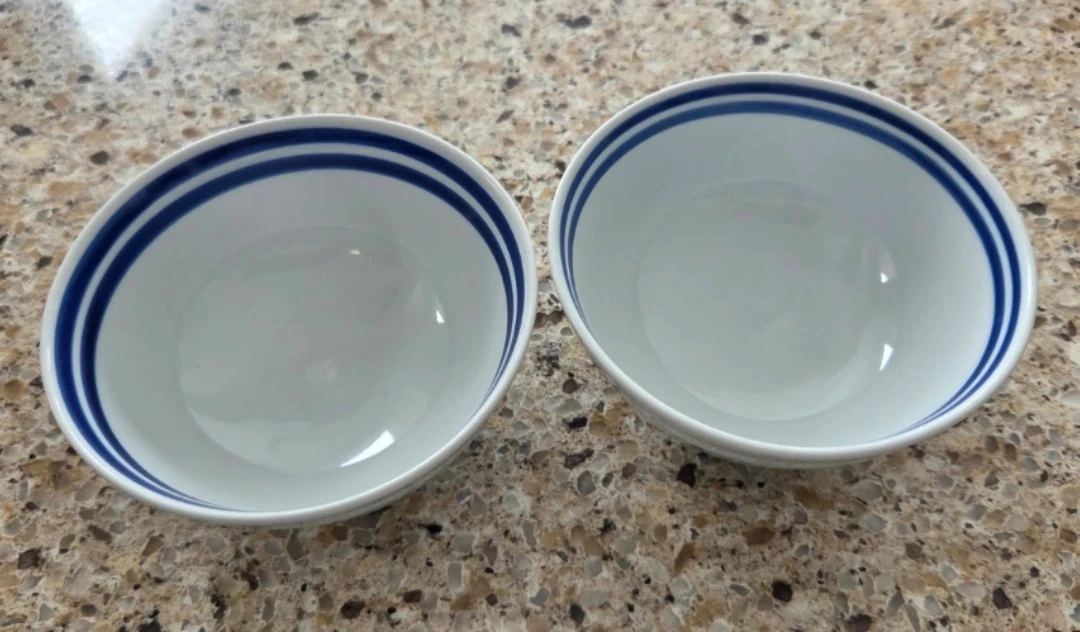 Set of 2 White Ceramic Bowls with Blue Stripes - photo 3