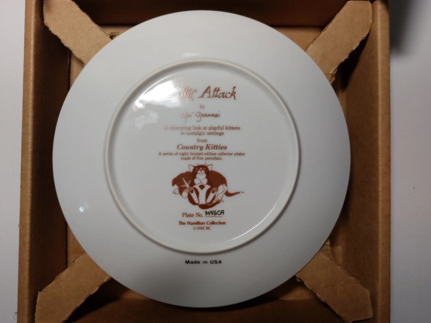 Attic Attack by Grè Gerardi Collector Plate - photo 2