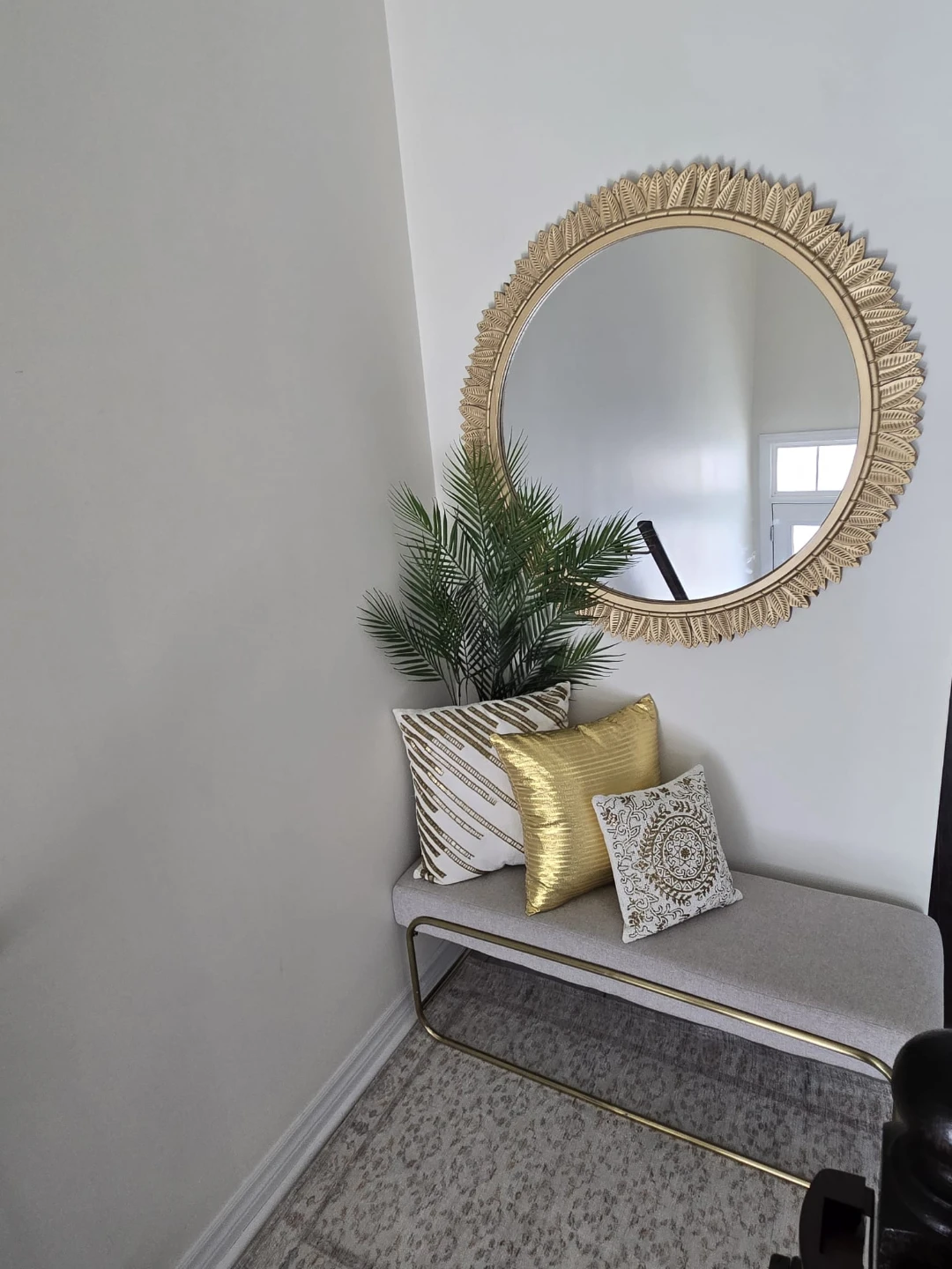Bench with Gold Frame and Decorative Mirror - photo 2