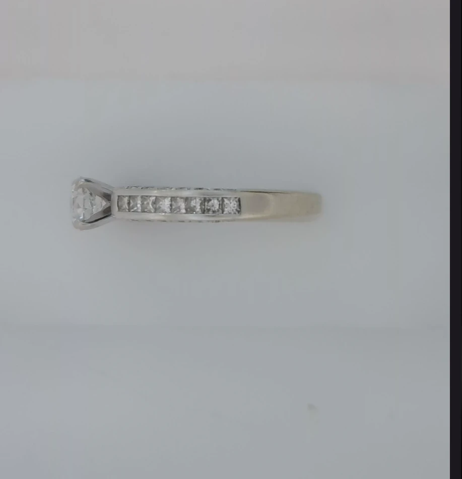 Gorgeous 14k white gold natural diamond engagement ring - photo 5