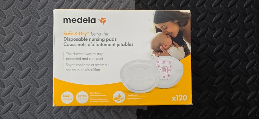 Medela Safe & Dry Ultra Thin Disposable Nursing Pads - 120 Count - photo 3