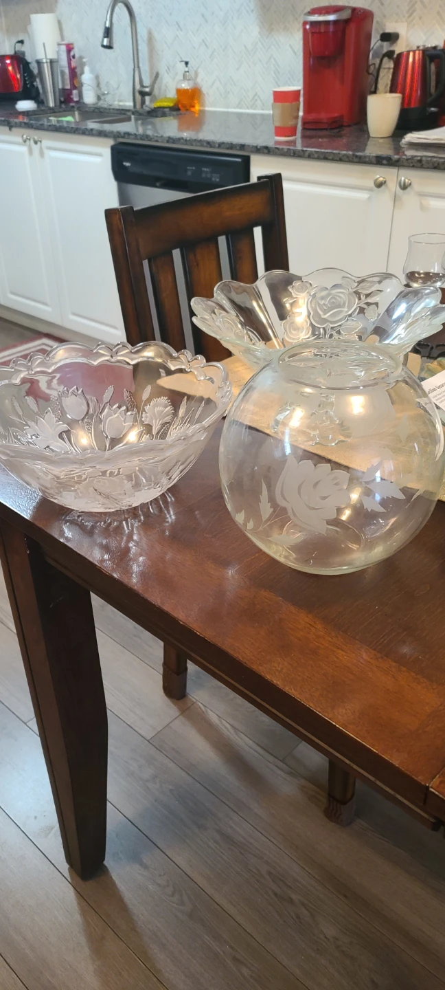 3 glass bowls