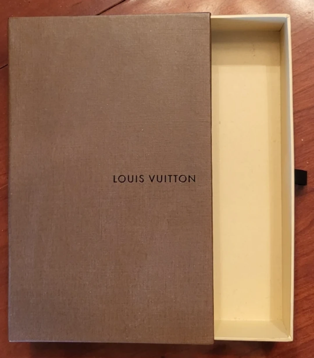 4 Louis Vuitton Boxes w Pull Tabs - photo 2