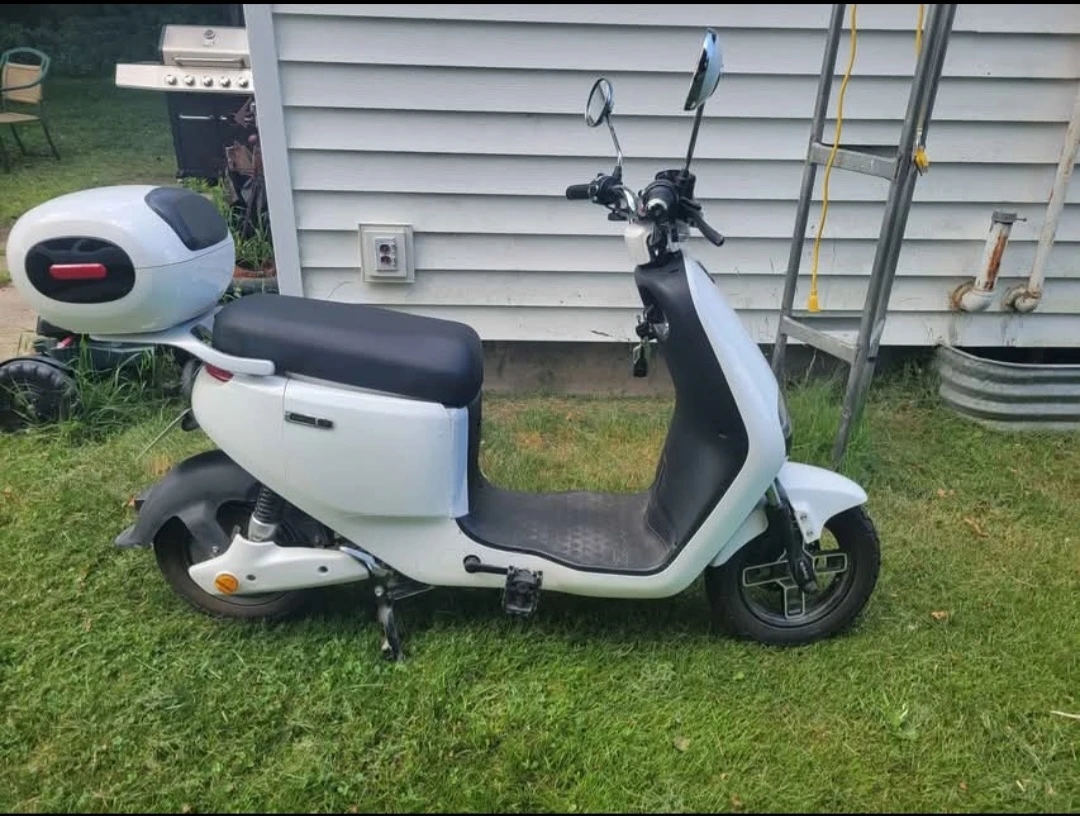 White Electric Scooter with Storage Box - photo 2