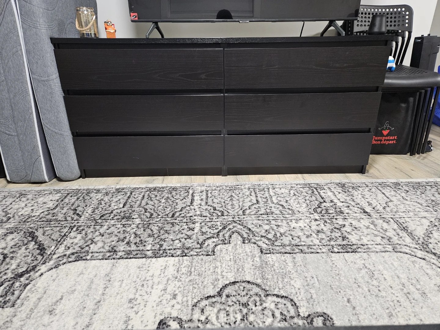 Black 6-Drawer Dresser