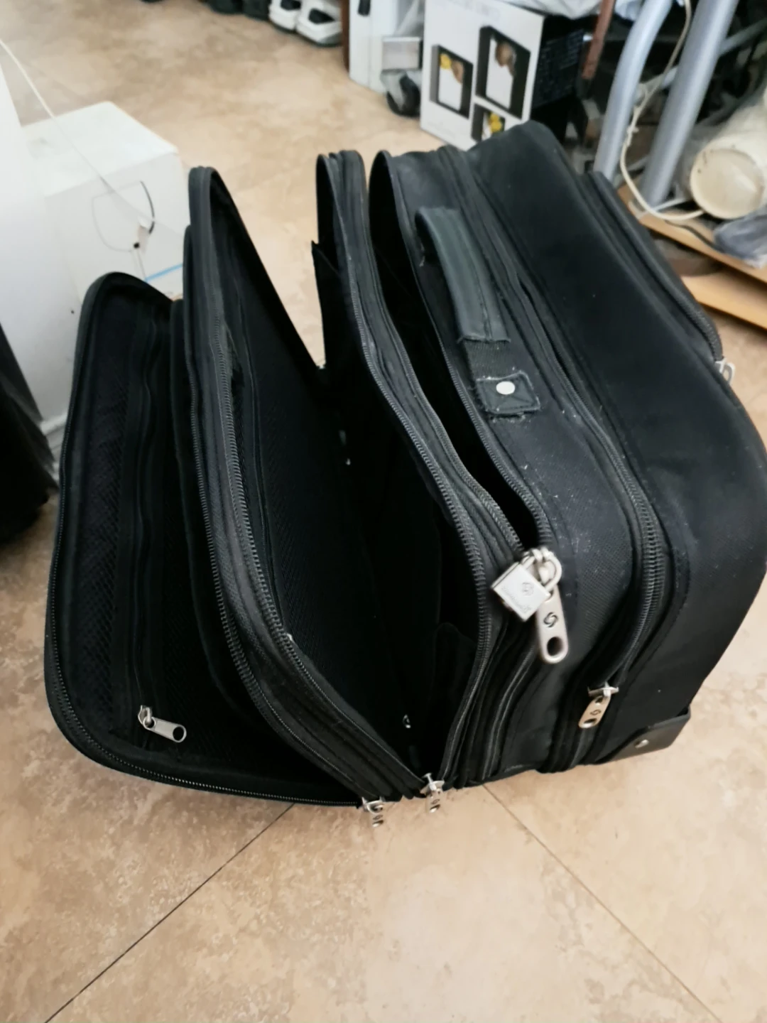 Samsonite Black Rolling Wheeled Portfolio Computer Case