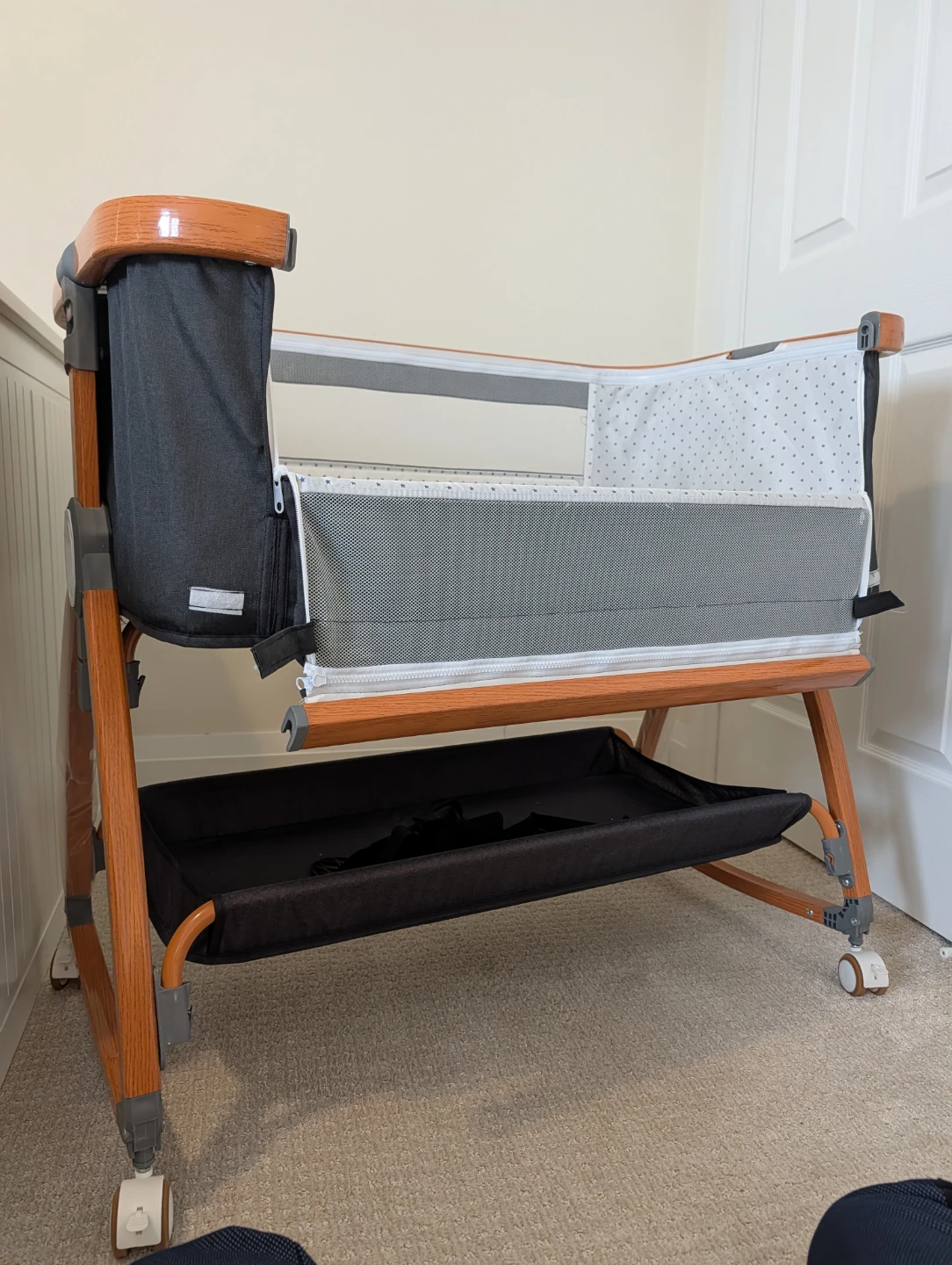 Baby Bassinet with Wheels - photo 4