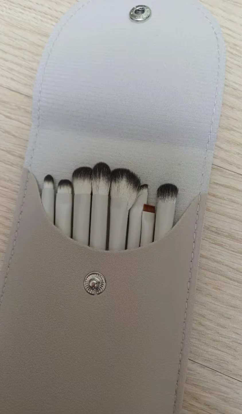 Pickup / 📦 - 8-Piece Eye Makeup Brush Set + Snap Pouch
