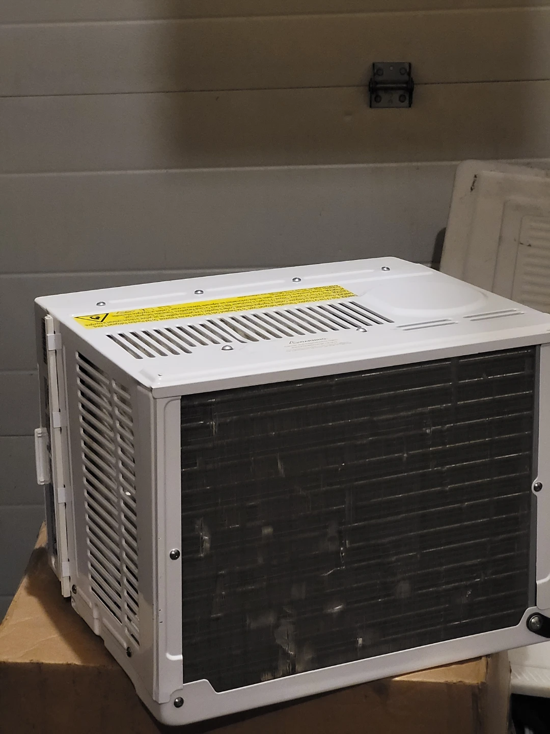 TOSOT Window Air Conditioner - photo 2