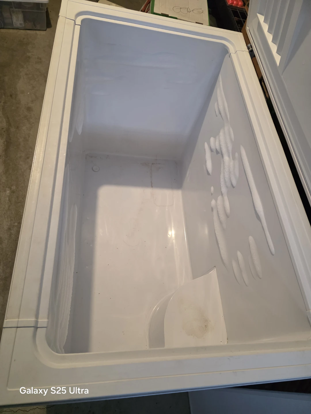 Amana Chest Freezer 16 cu ft - photo 3
