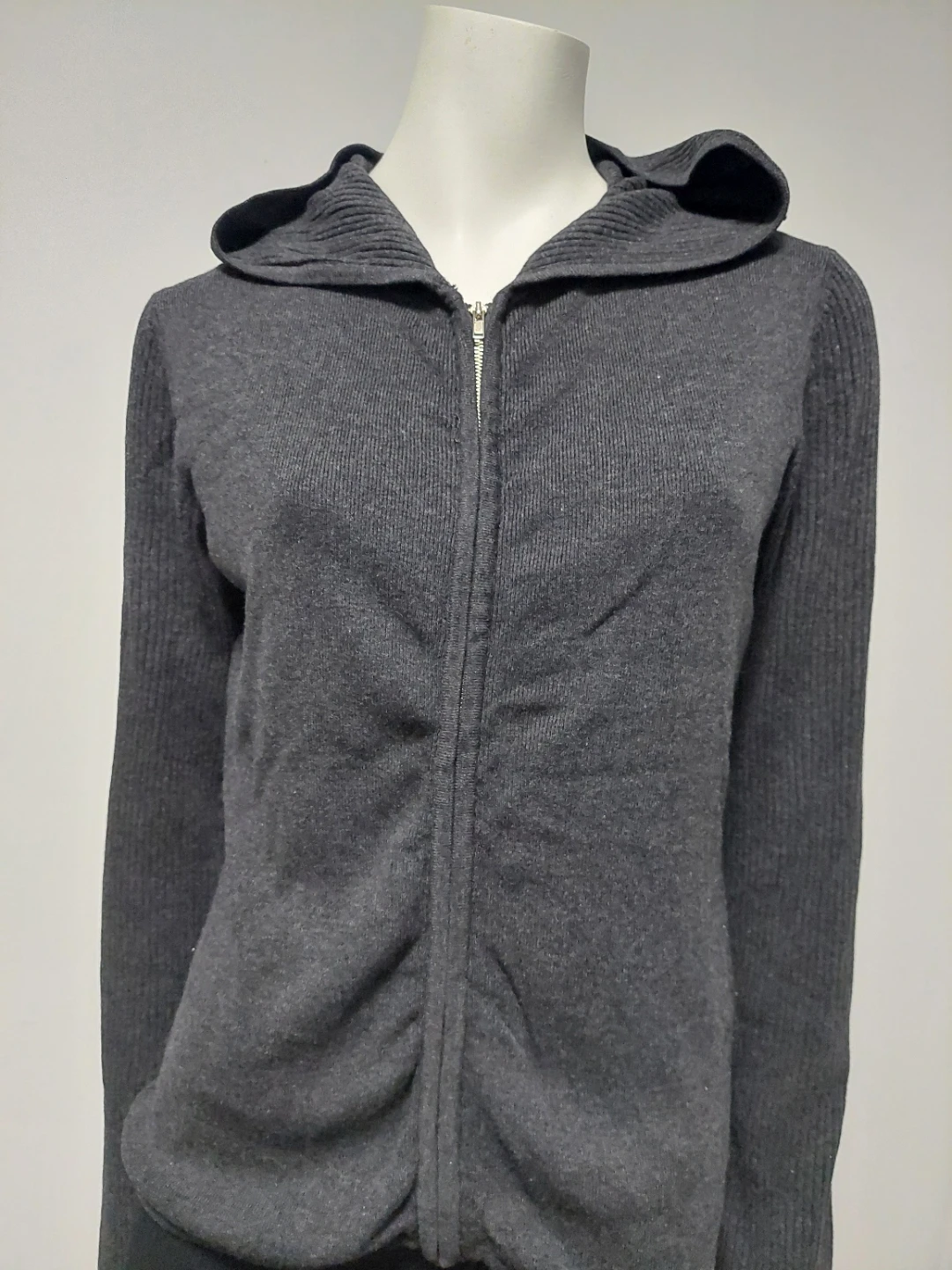 DANIER Grey Zip-Up Hooded Sweater Small 🏆"). - photo 2