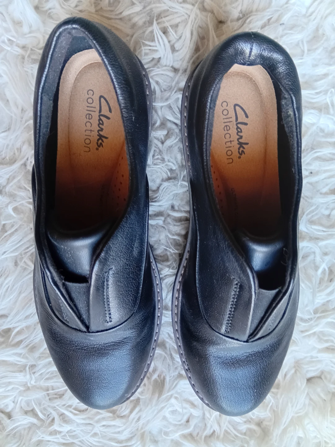 Clarks Collection Black Leather Loafers - Women's Size 7.5