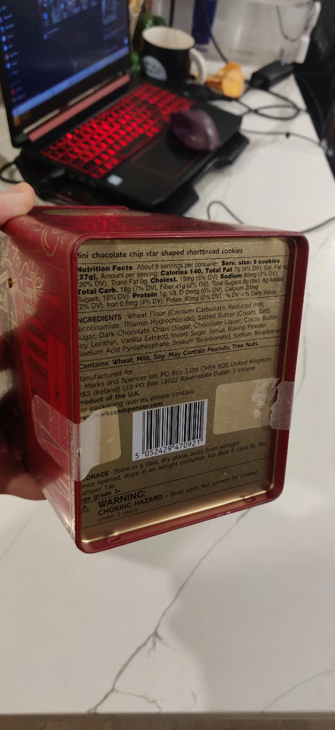 Rare M&S Santa Jack-In-A-Box Mini Chocolate Chip Cookies Tin 🥕 - photo 4