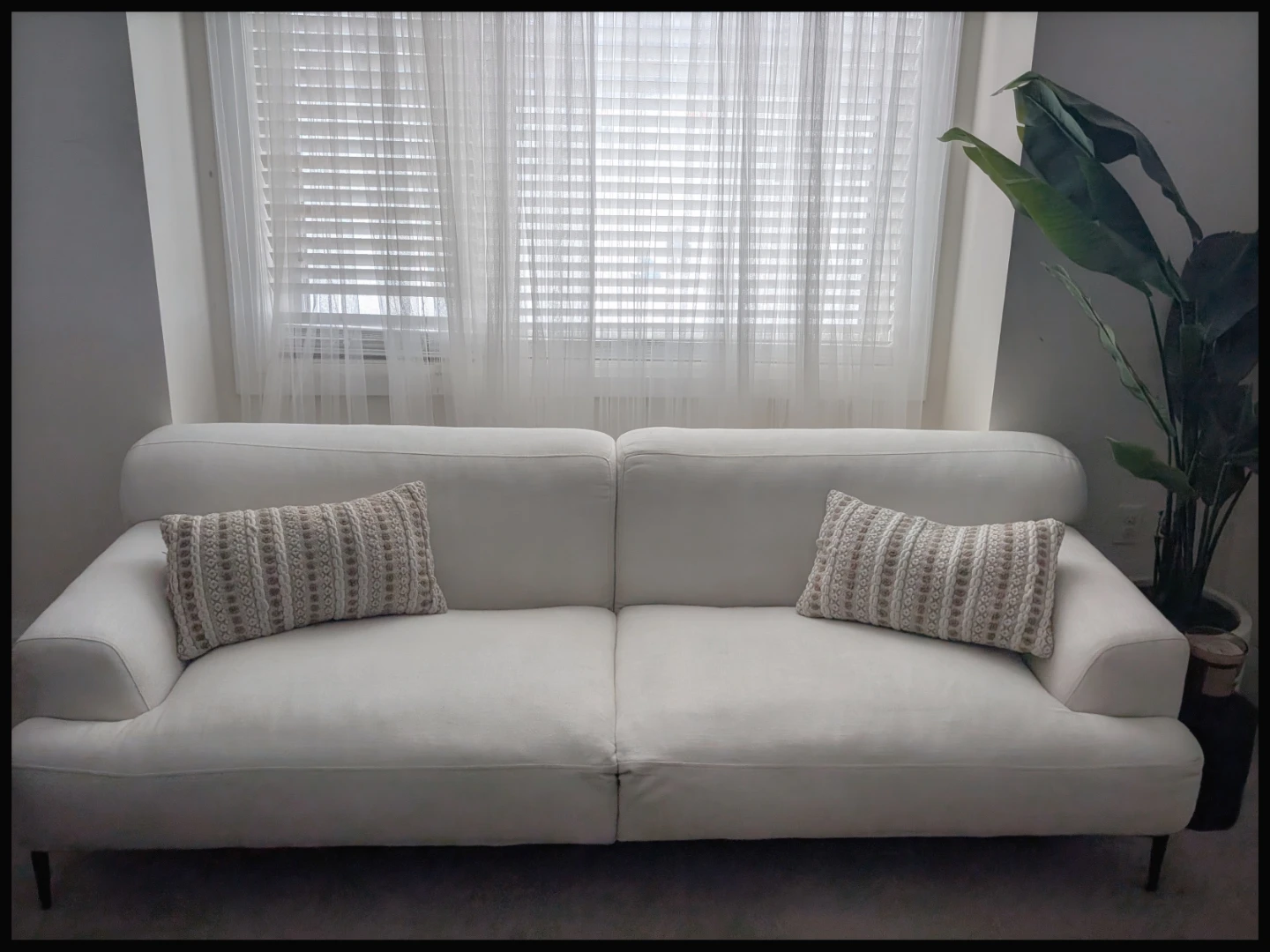 Article Couch - photo 4