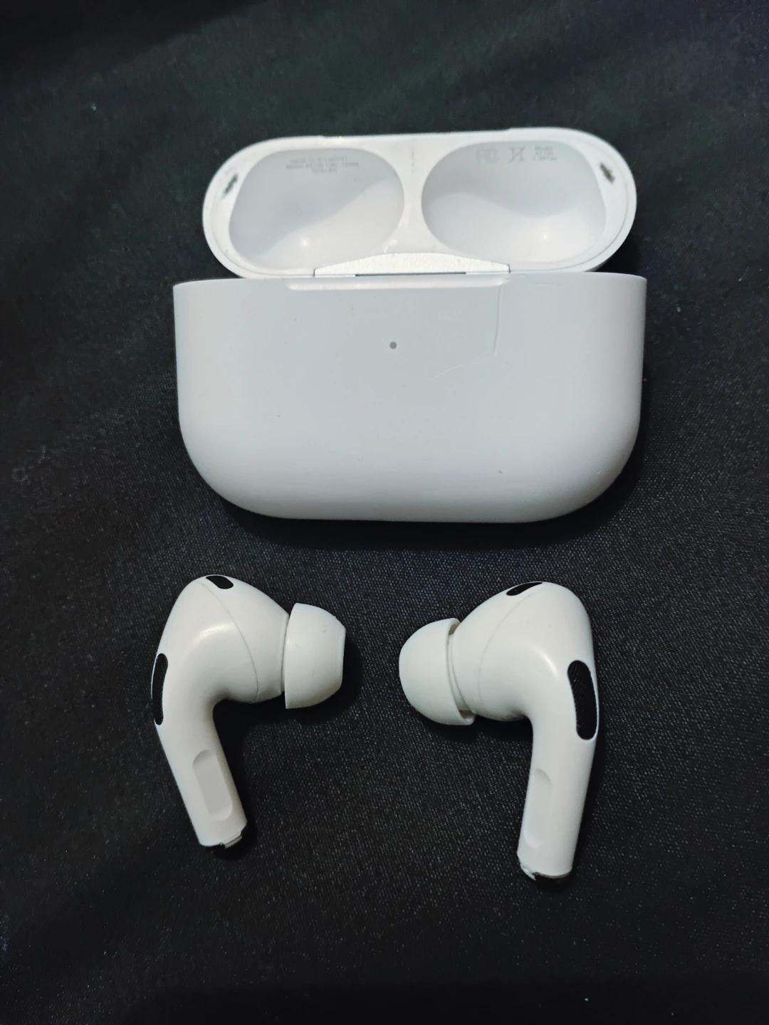 Apple AirPods Pro (2nd generation) - photo 2