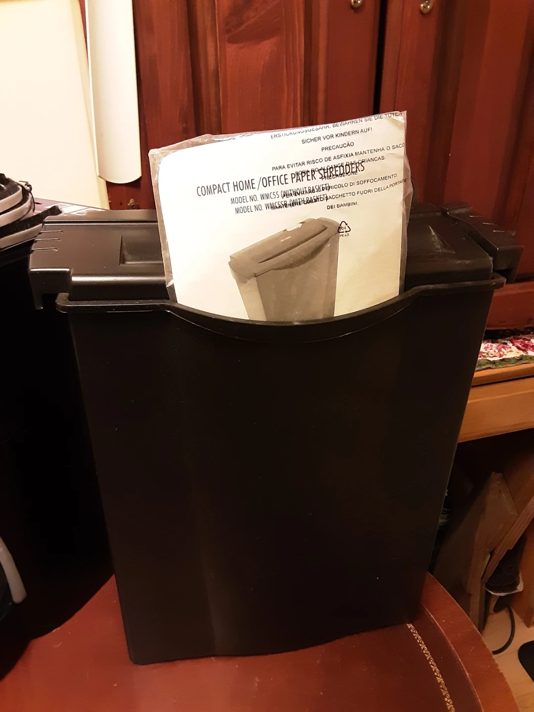 Compact Home Office Paper Shredder