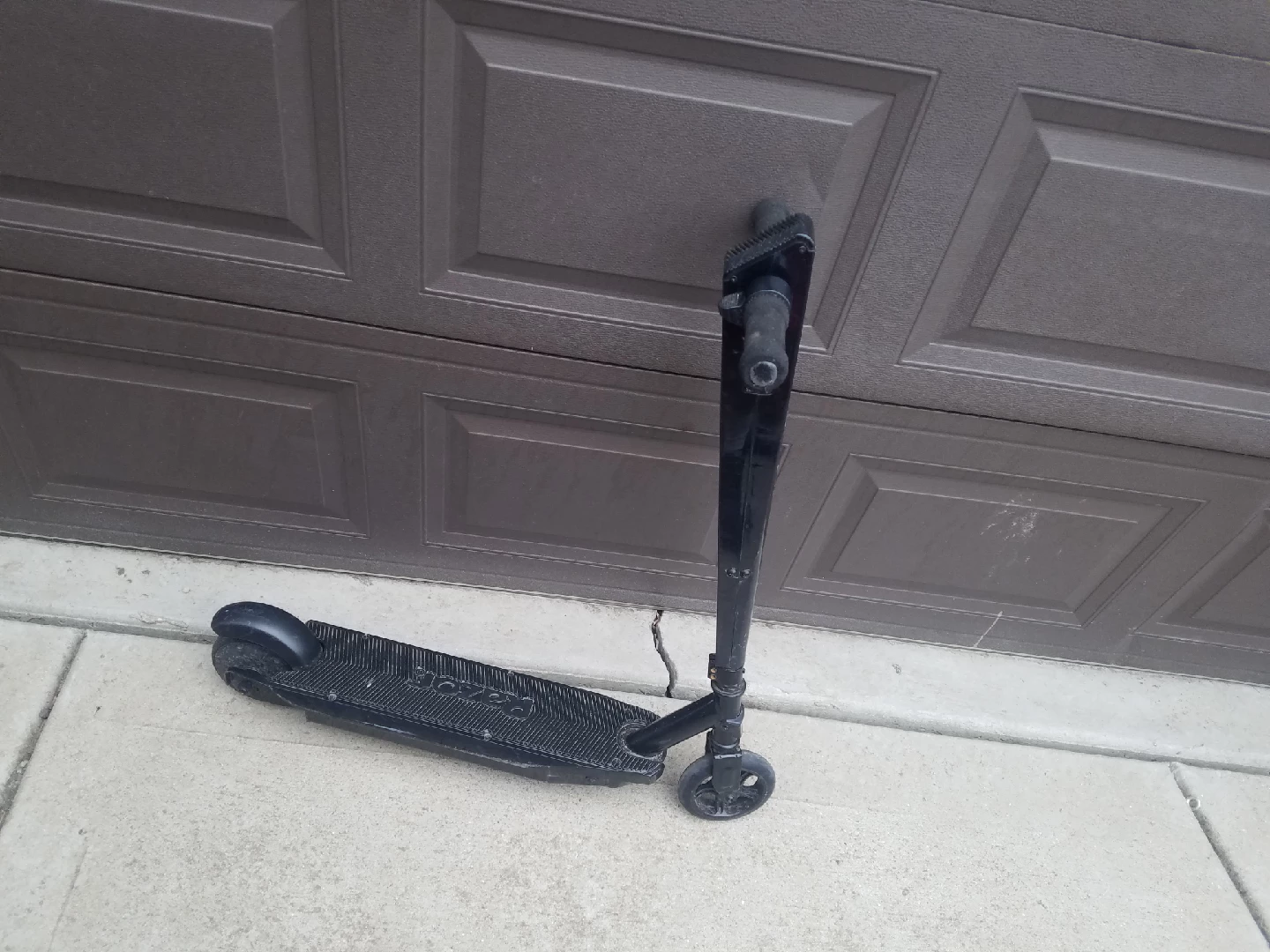 Razor Sonic Glow Electric Scooter - Black