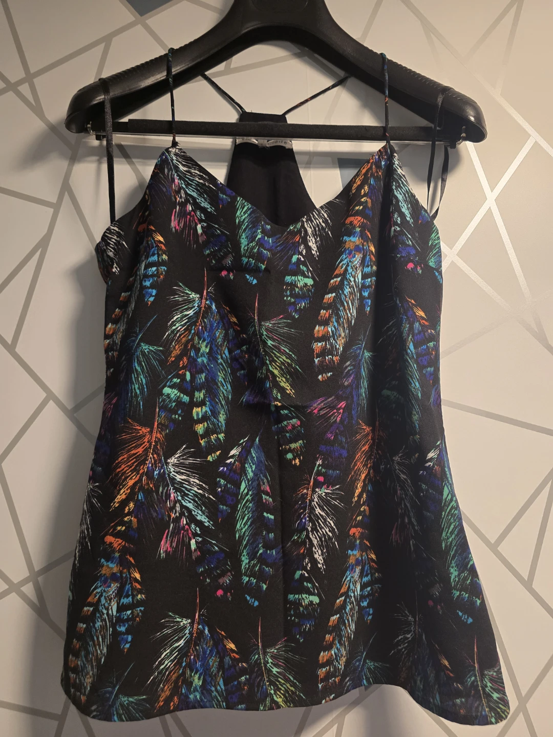 Violet + Claire Black Feather Print Camisole Top - Size S