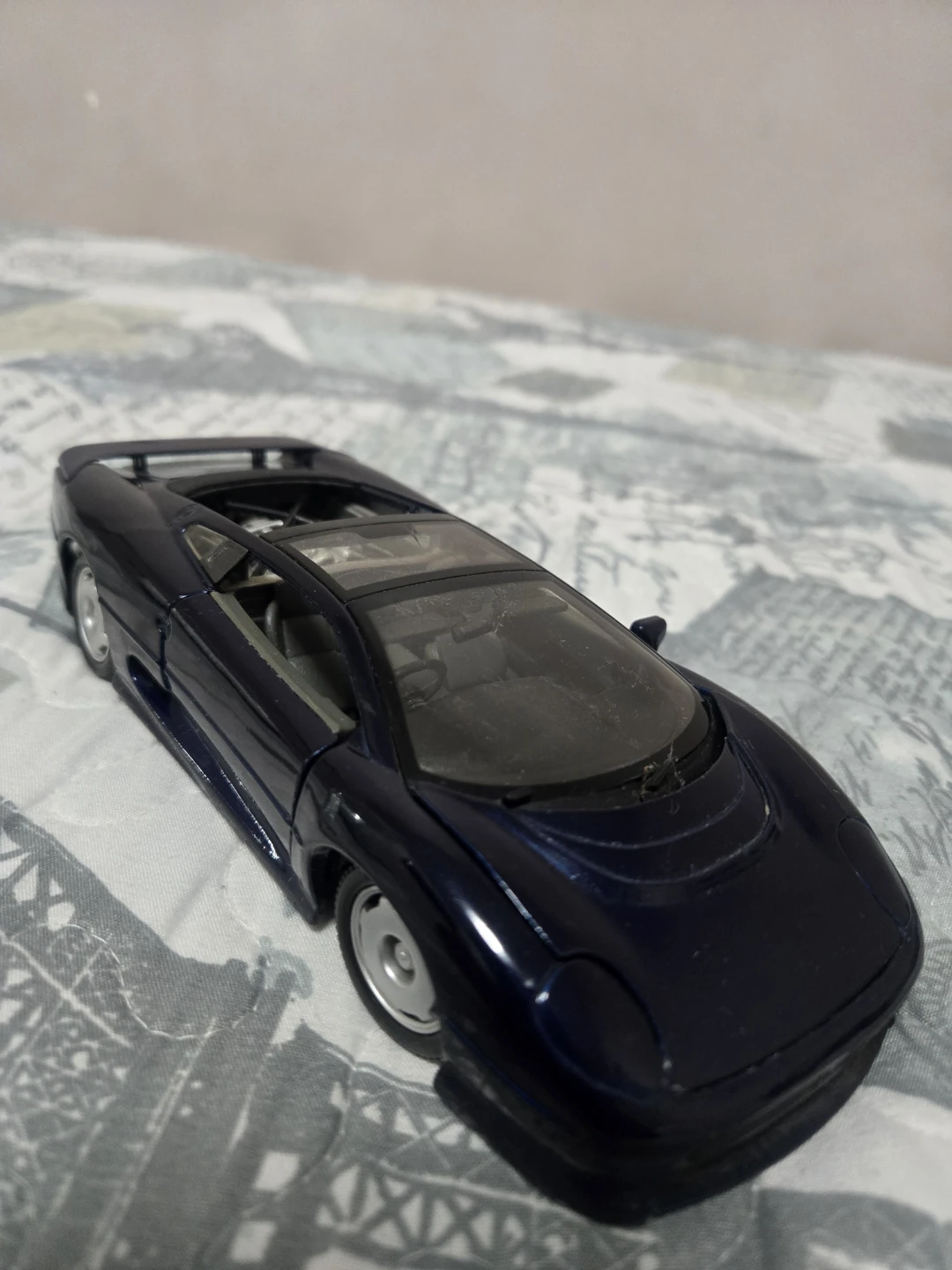 Maisto 1:24 Jaguar XJ220 Die-cast Model Car - photo 3