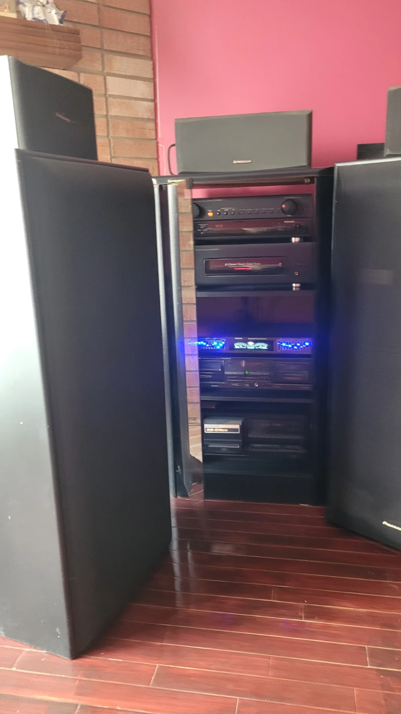Pioneer Stereo System with Speakers,