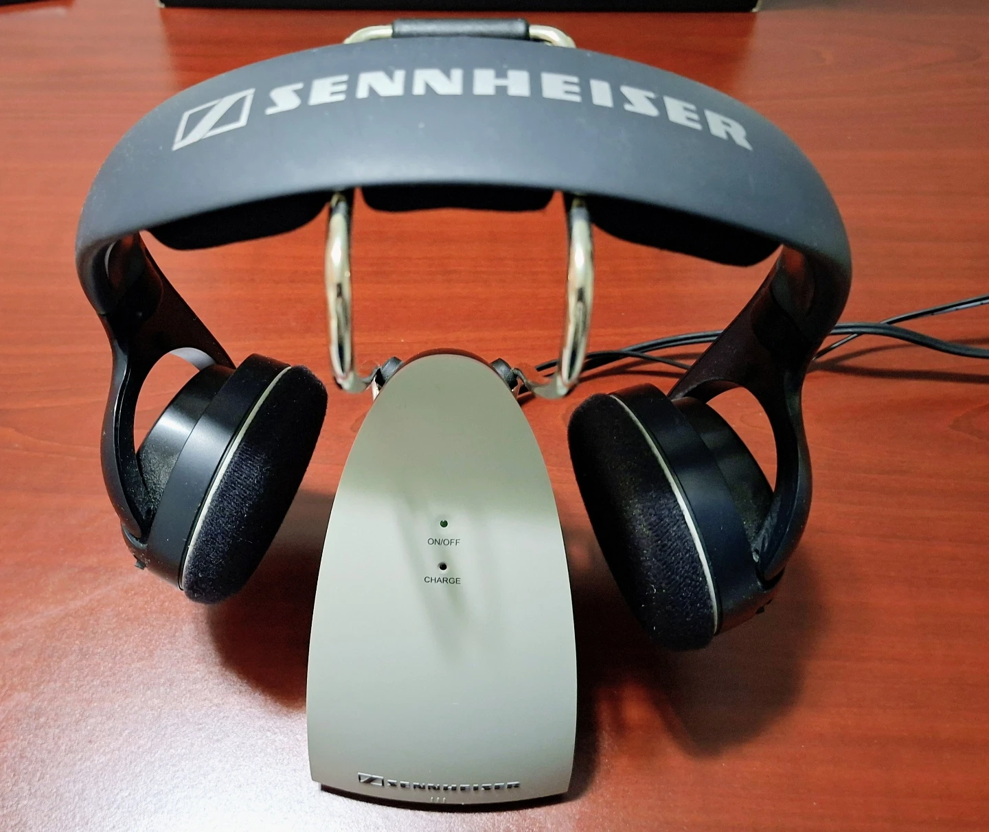 Sennheiser Wireless Headphones and Charging Stand
